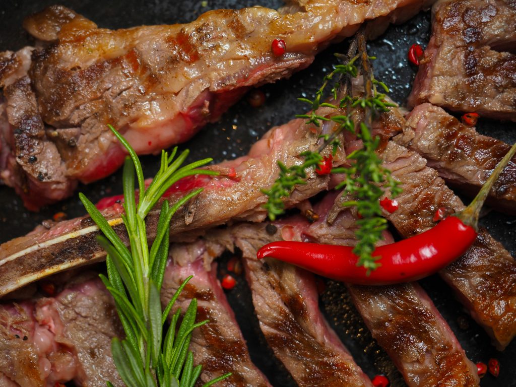 Het perfecte stukje rib eye van de bbq: een ware smaakbeleving